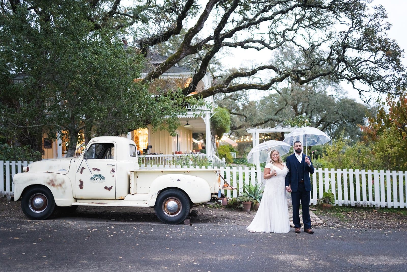 Courtney & Chris, a real Kenwood micro wedding